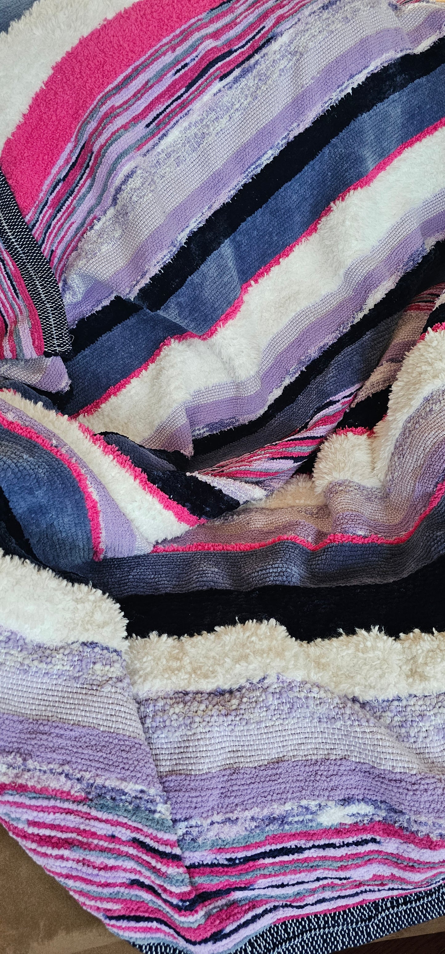 Couverture fushia, lilas et marine - 50 pouces x 70 pouces