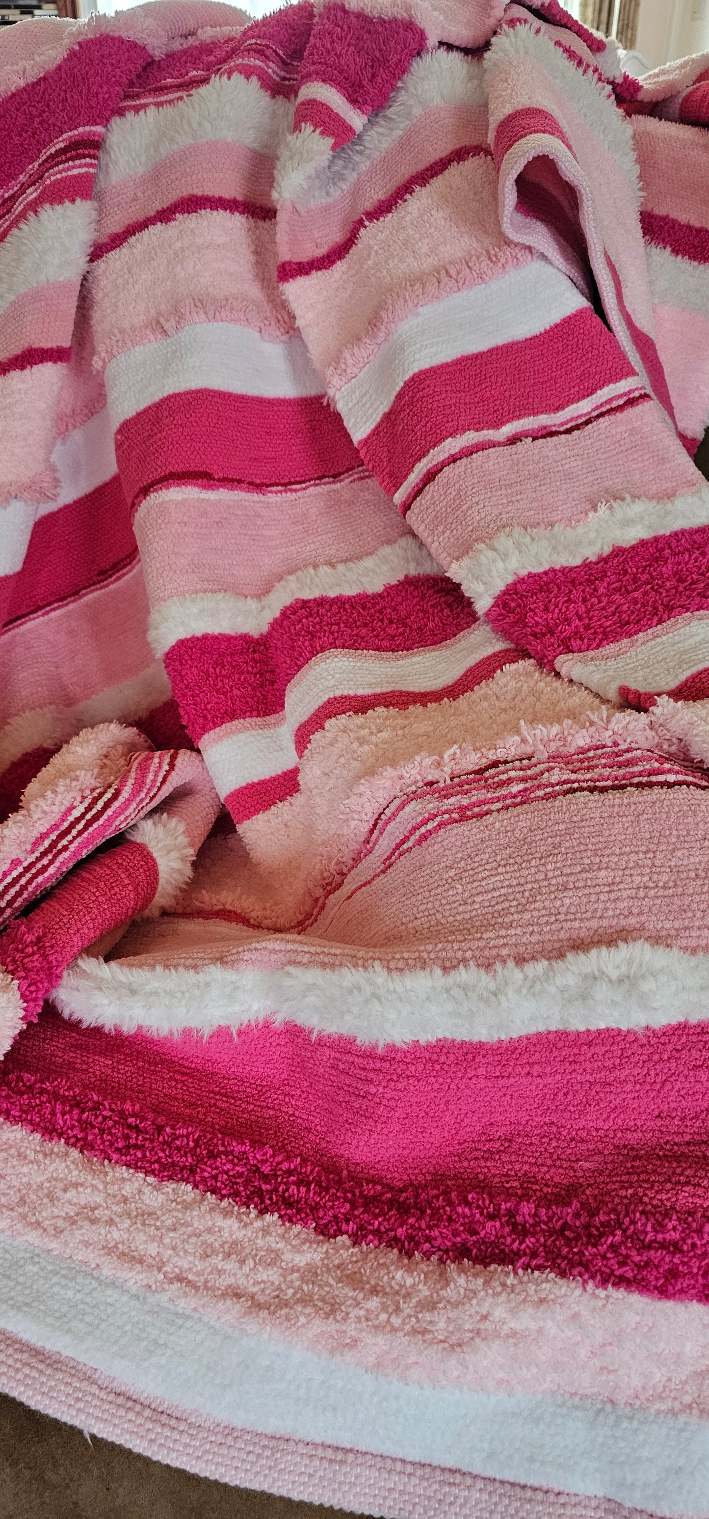 Couverture fushia, rose et blanc - 60 pouces x 90 pouces